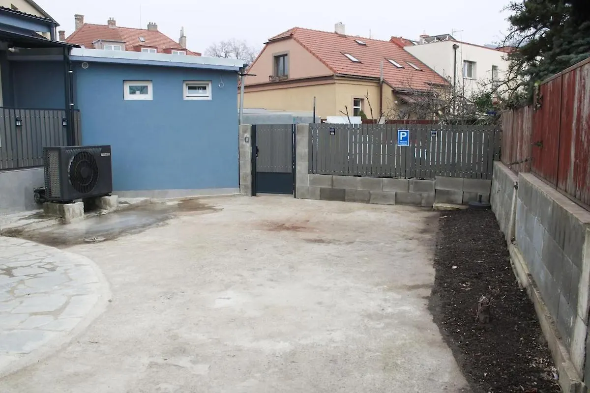 Lyly Apartment - Free Parking, Near The Metro Πράγα