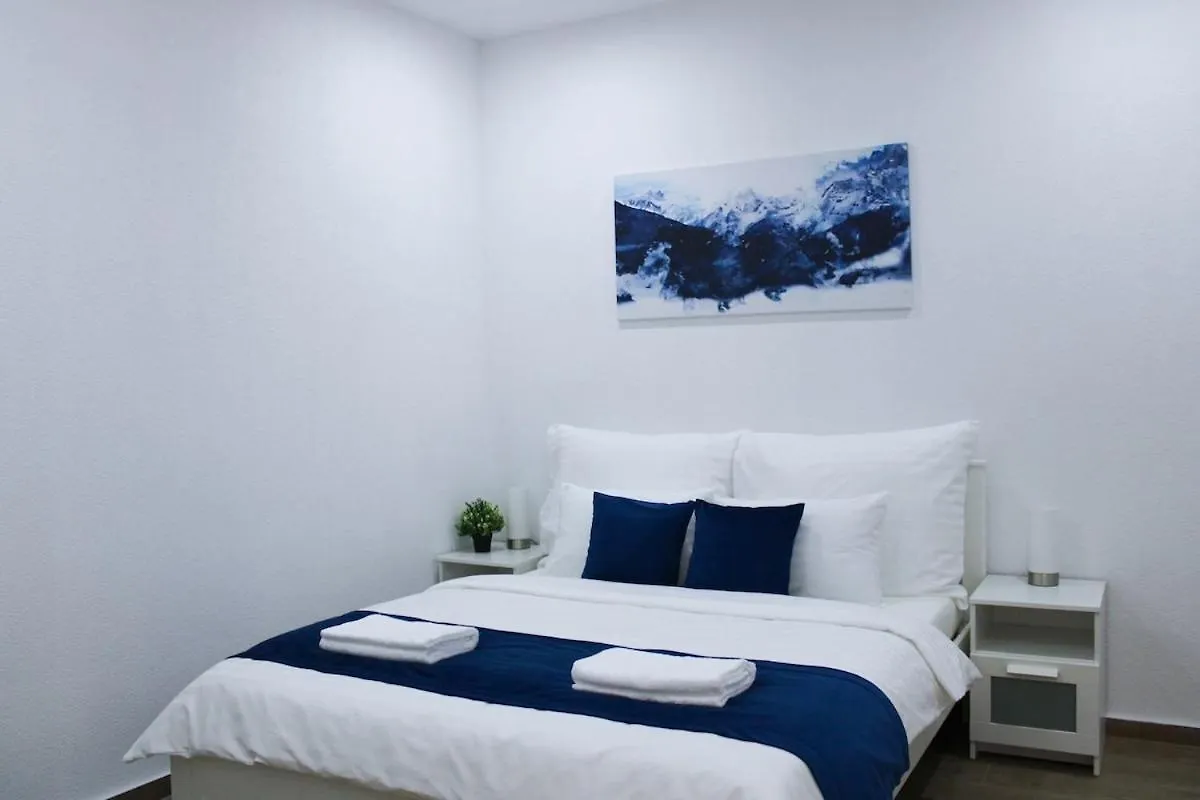 Lyly Apartment - Free Parking, Near The Metro Prague